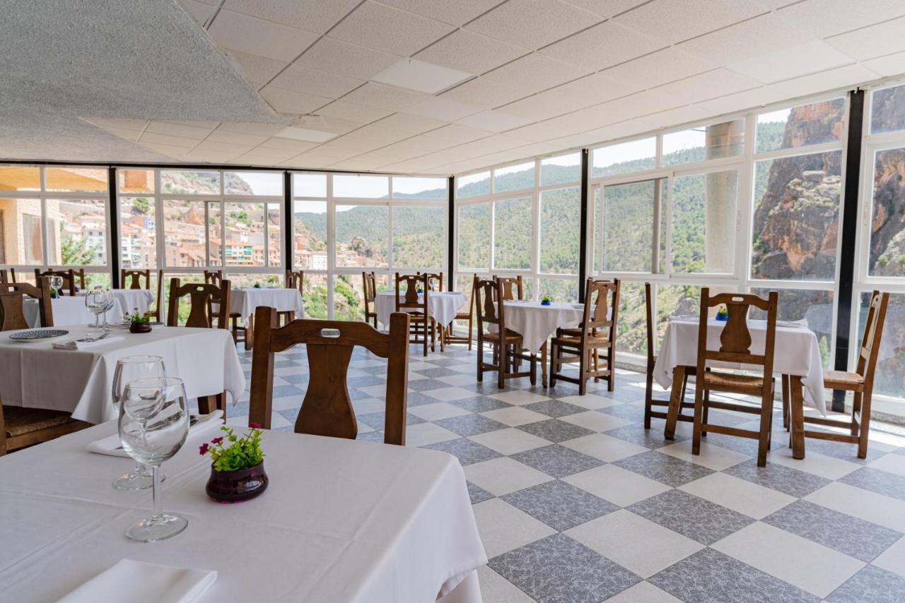 Hotel Restaurante Felipe II (Adults Only) Ayna Exteriör bild